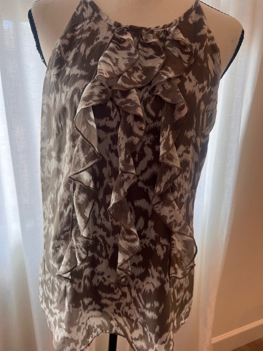 Ann Taylor Women’s Brown Floral Ruffle Blouse Business Casual Size 6